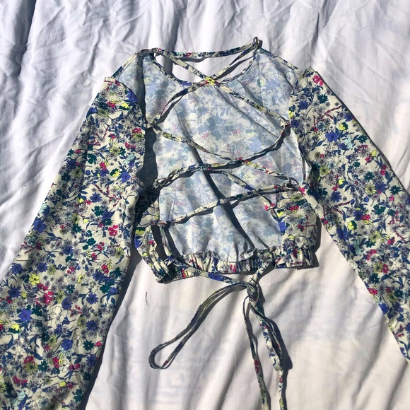 Floral top whit the back corset - Picture 5 of 6